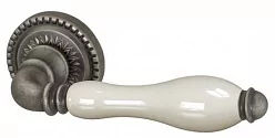 Ручка Armadillo Silvia фарфор, на круглой декоративной накладке (медь черненая)